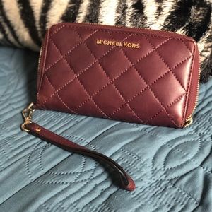 Michael Kors Quilted Jet Set Travel Wallet
